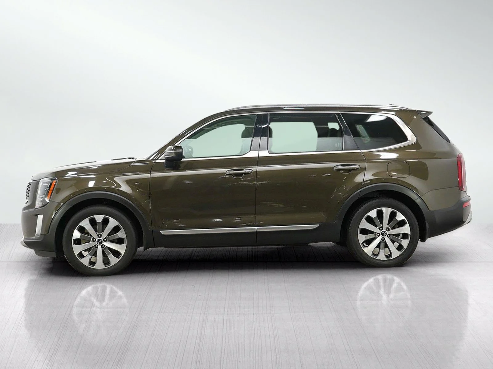 Used 2020 Kia Telluride S with VIN 5XYP6DHC5LG063340 for sale in Minneapolis, Minnesota