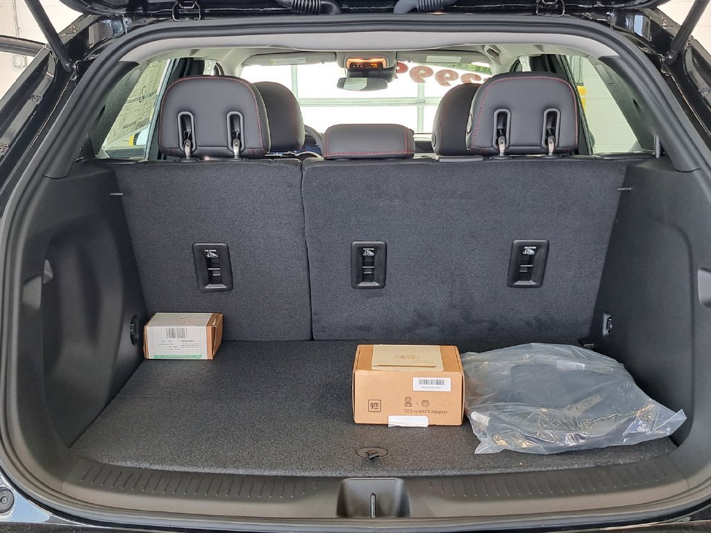 2027 Chevrolet Bolt RS - Photo 14