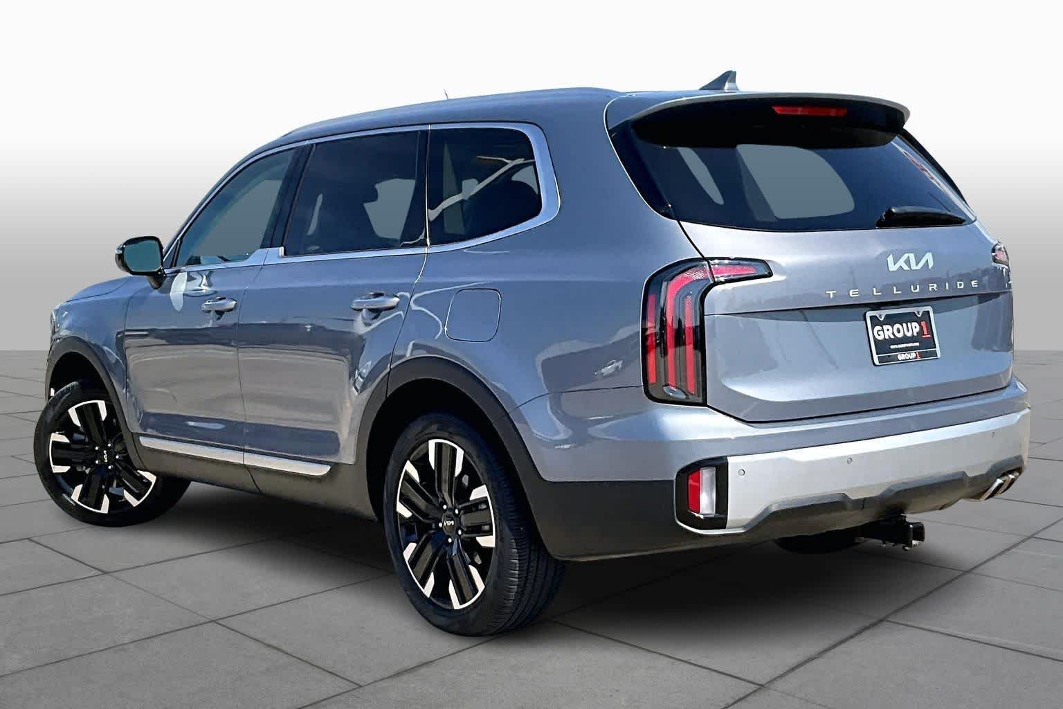Used 2024 Everlasting Silver Kia SX image 19