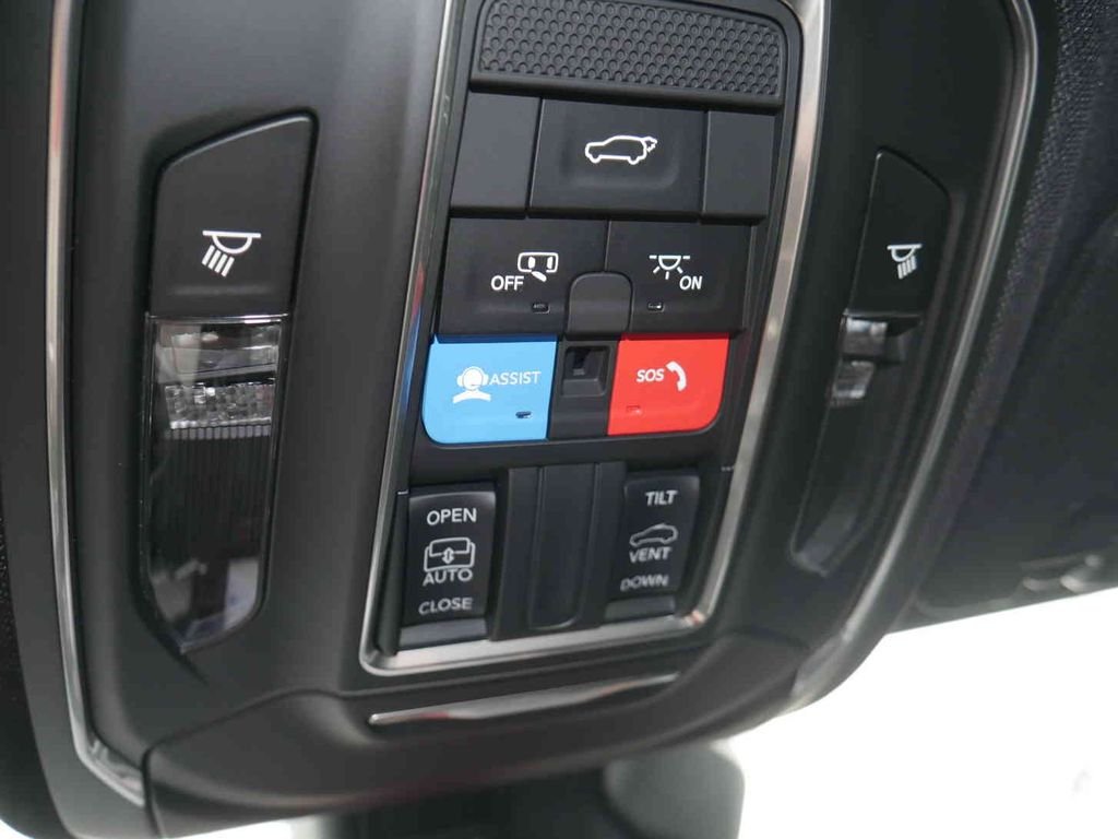 New 2026 Baltic Gray Metallic Clear-Coat Exterior Paint Jeep Laredo image 27