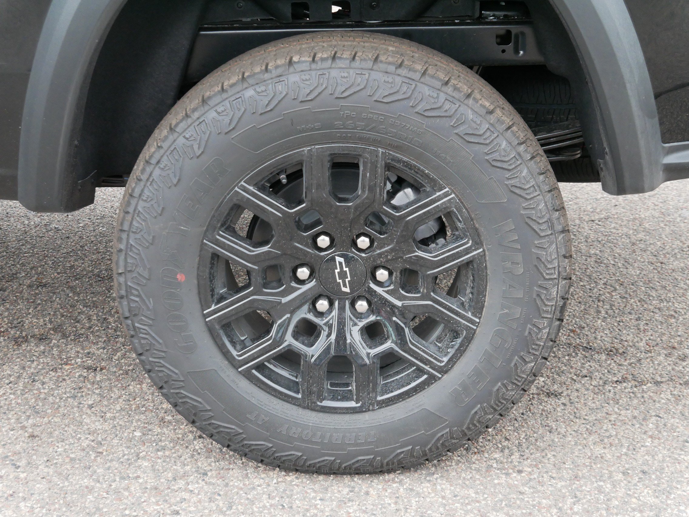 2026 Chevrolet Colorado Trail Boss - Photo 3