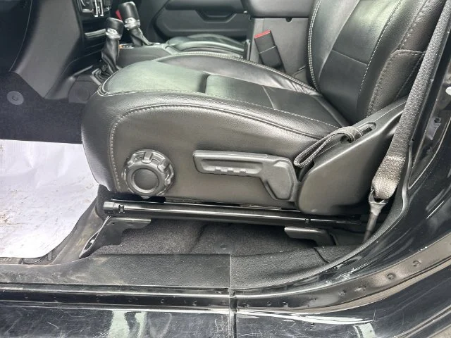 Used 2021 Black Jeep Unlimited Sahara image 23