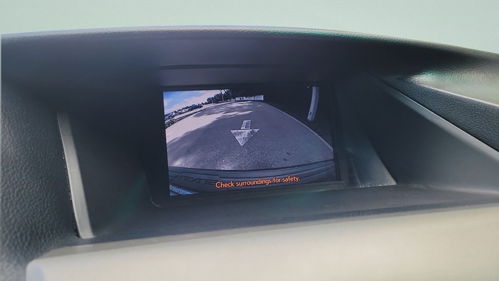 Used 2014  Lexus 350 image 18