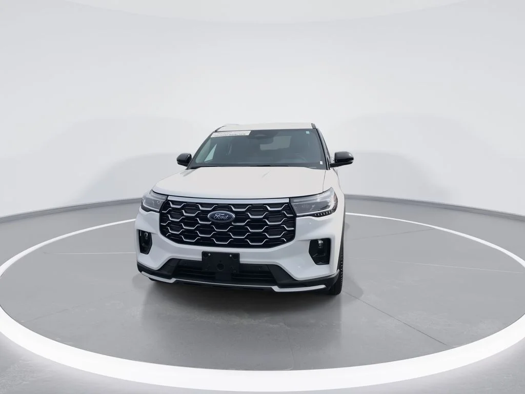 Used 2025 White Ford Platinum image 3