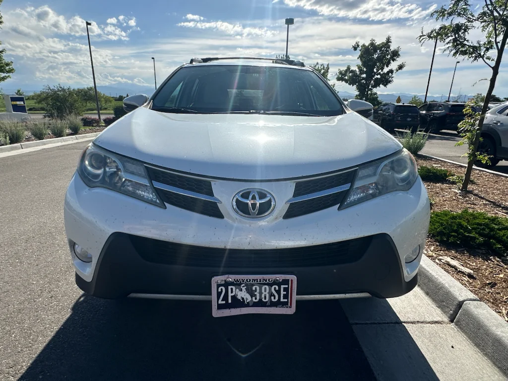 Used 2014 Blizzard Pearl Toyota Limited image 1