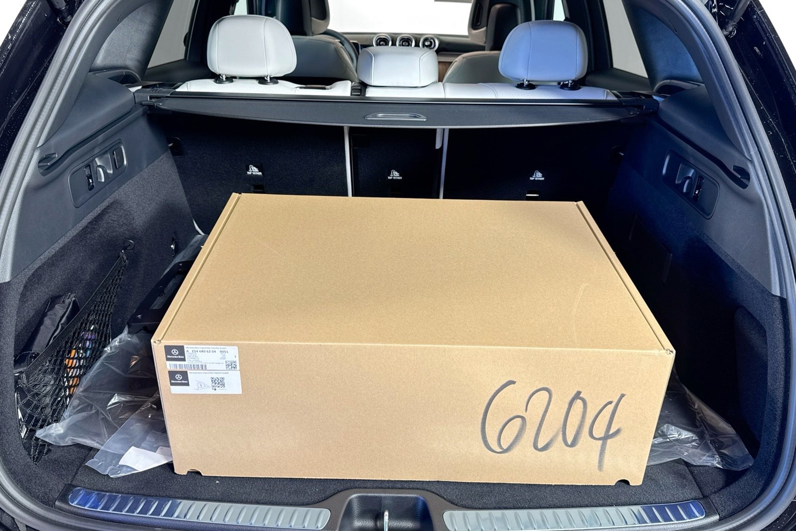 New 2026 Obsidian Black Metallic Mercedes-Benz GLC 300 image 24