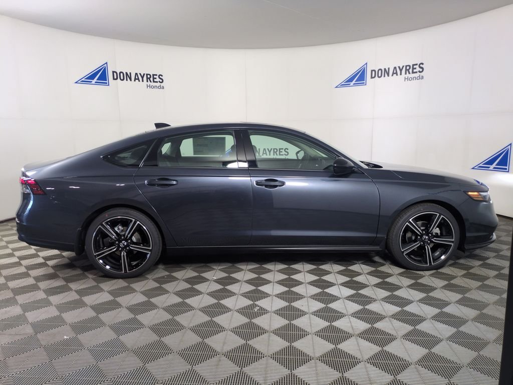 New 2026 Meteorite Gray Metallic Honda SE image 6