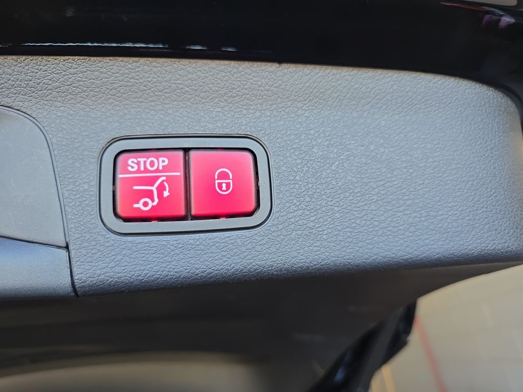 Used 2021 Black Mercedes-Benz GLS 450 image 17