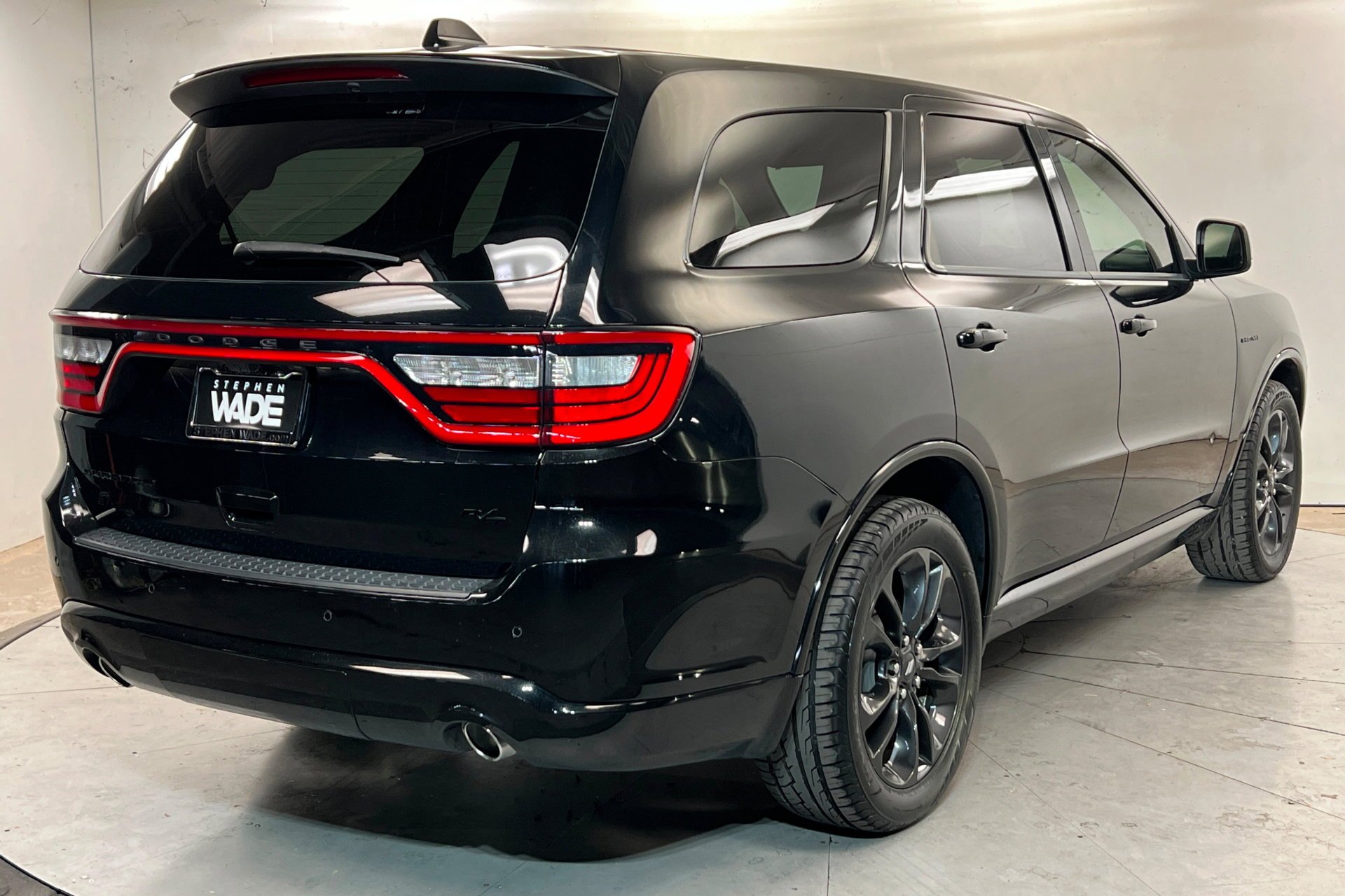 Used 2022 DB Black Clearcoat Dodge R/T image 6