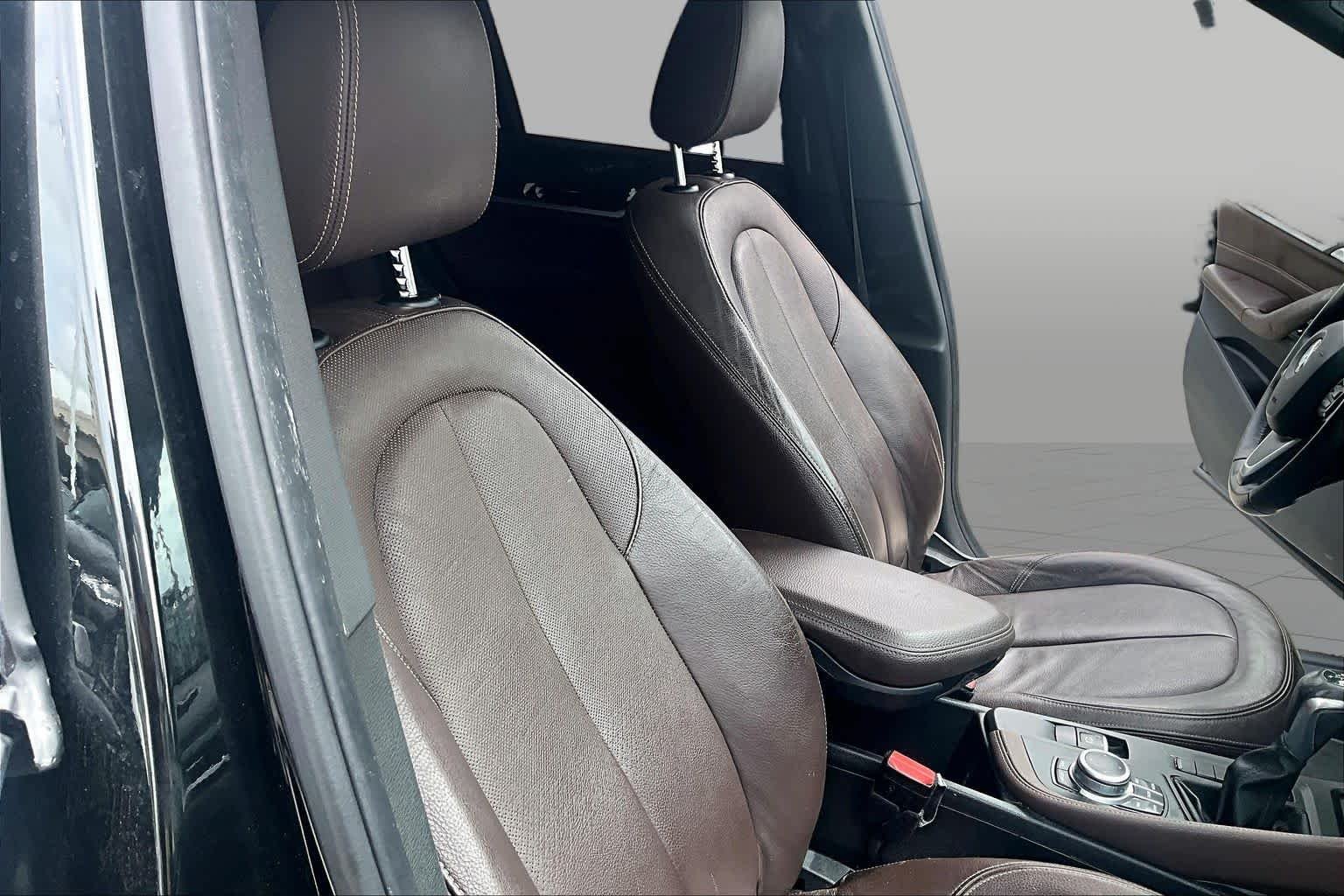 Used 2018 Black Sapphire Metallic BMW sDrive28i image 8