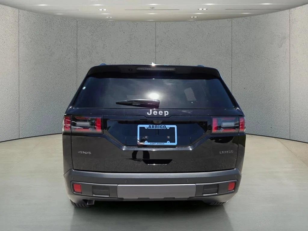 New 2026 Diamond Black Crystal Pearlcoat Jeep Laredo image 6