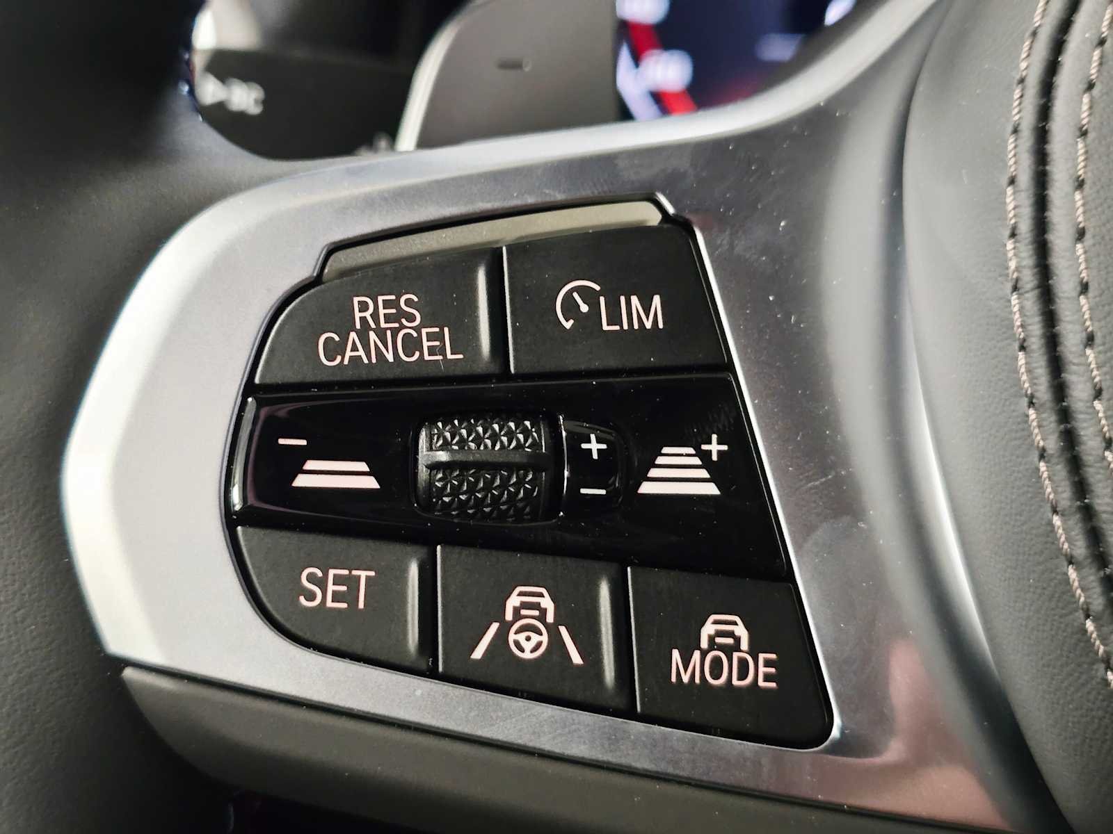 2026 BMW 8 Series M850i - Photo 23