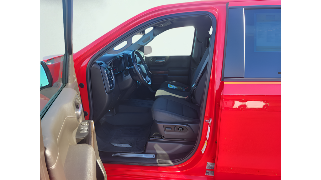Used 2021 Red Chevrolet RST image 9