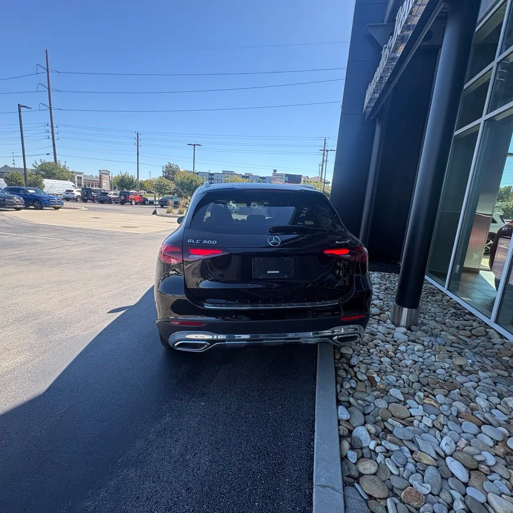 Used 2025 Black Mercedes-Benz GLC 300 image 7