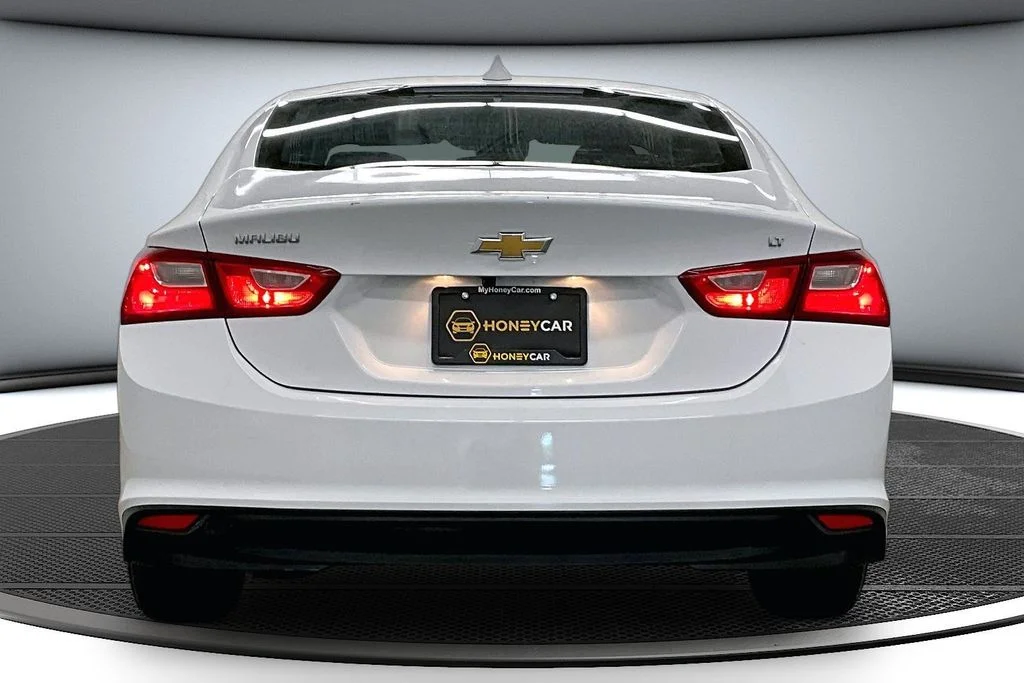 Used 2023 White Chevrolet LT image 5