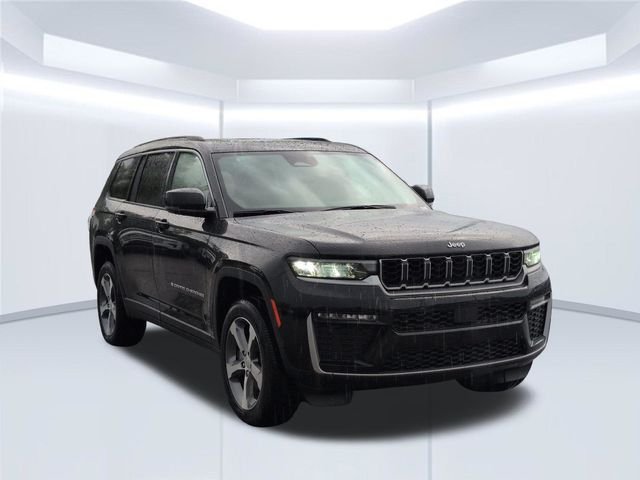 New 2026 Diamond Black Crystal Pearl-Coat Exterior Paint Jeep Limited image 8