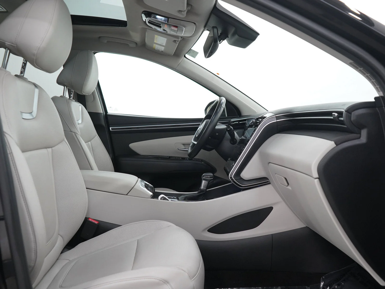 Used 2022 Phantom Black Hyundai SEL image 11