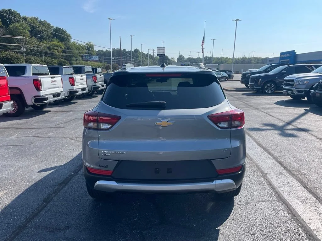 Used 2025 Sterling Gray Metallic Chevrolet LT image 7