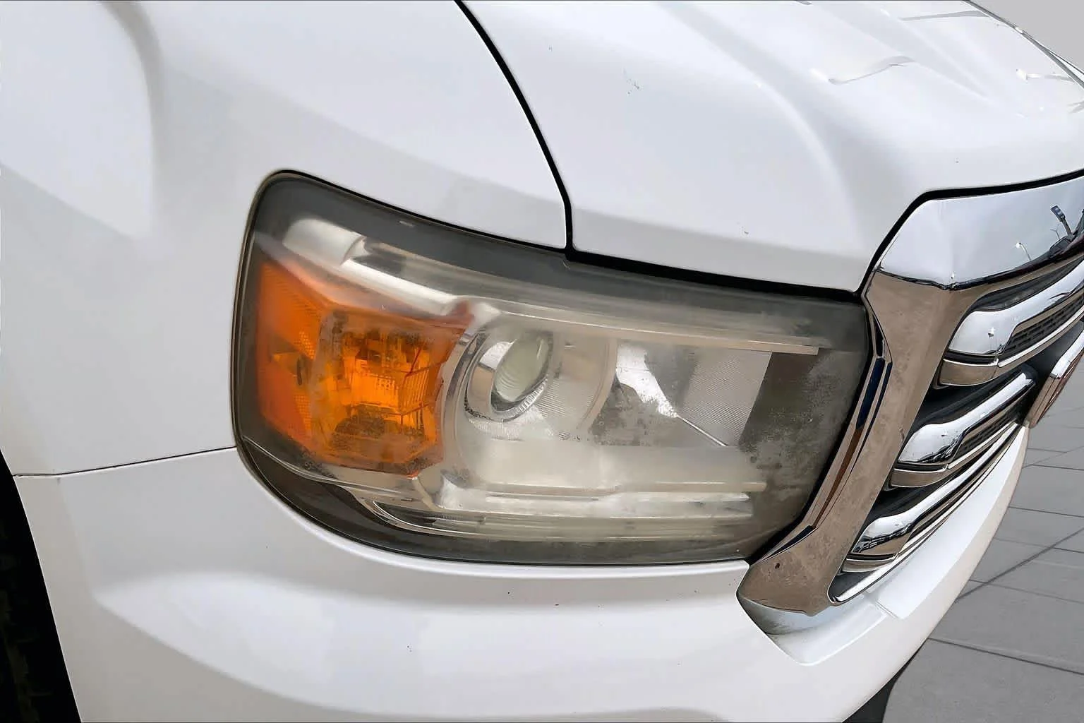 Used 2016 Summit White GMC 2WD SLE image 26