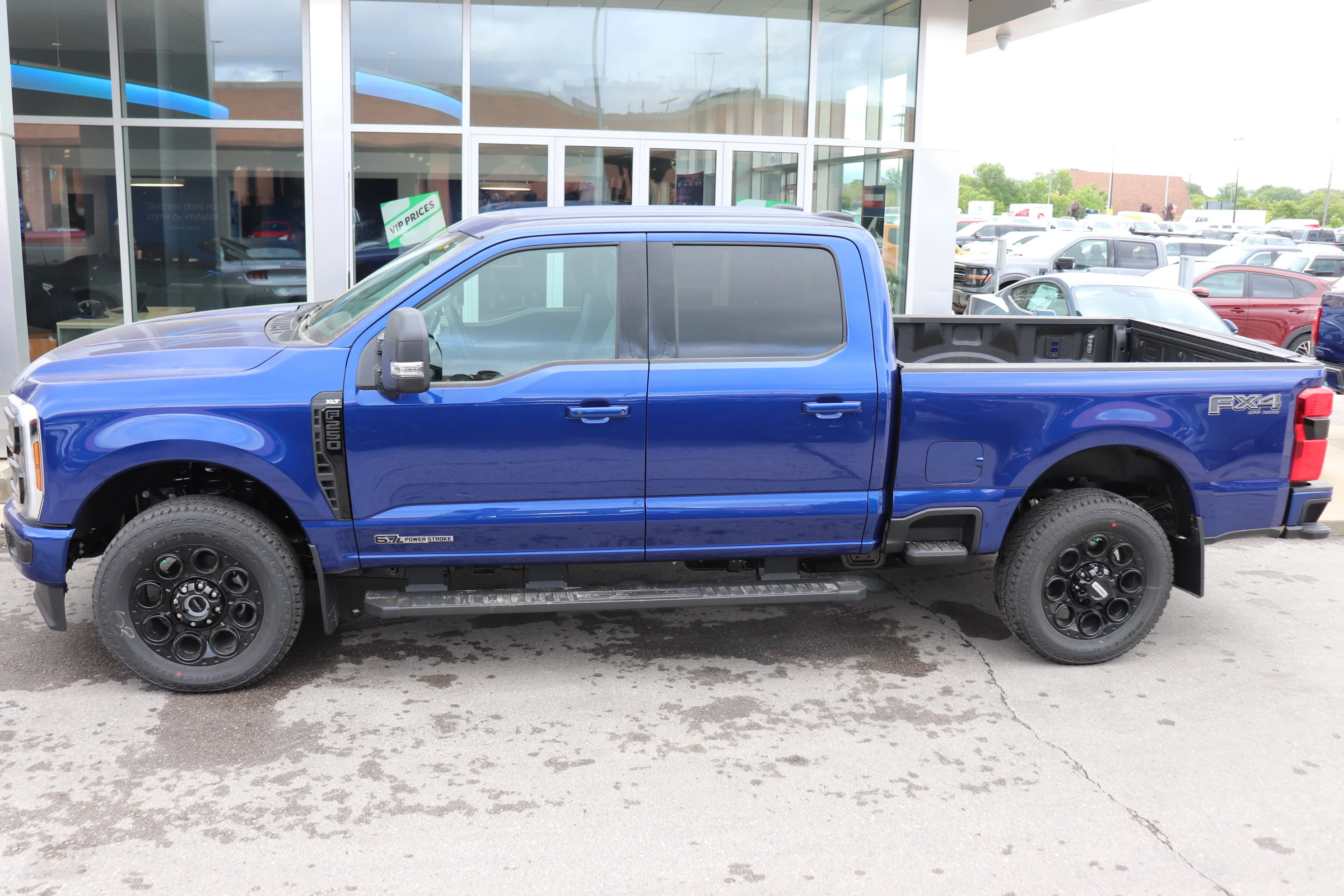 New 2026 ARGON BLUE METALLIC Ford XLT image 3