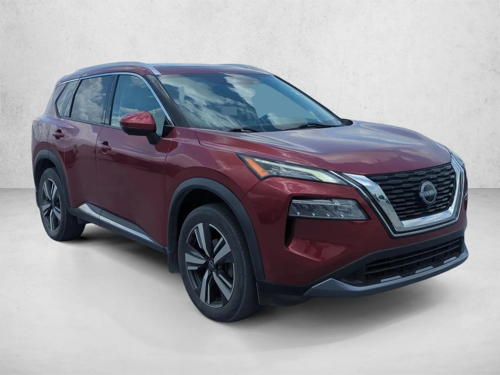 Used 2023 Scarlet Ember Tintcoat Nissan SL image 3