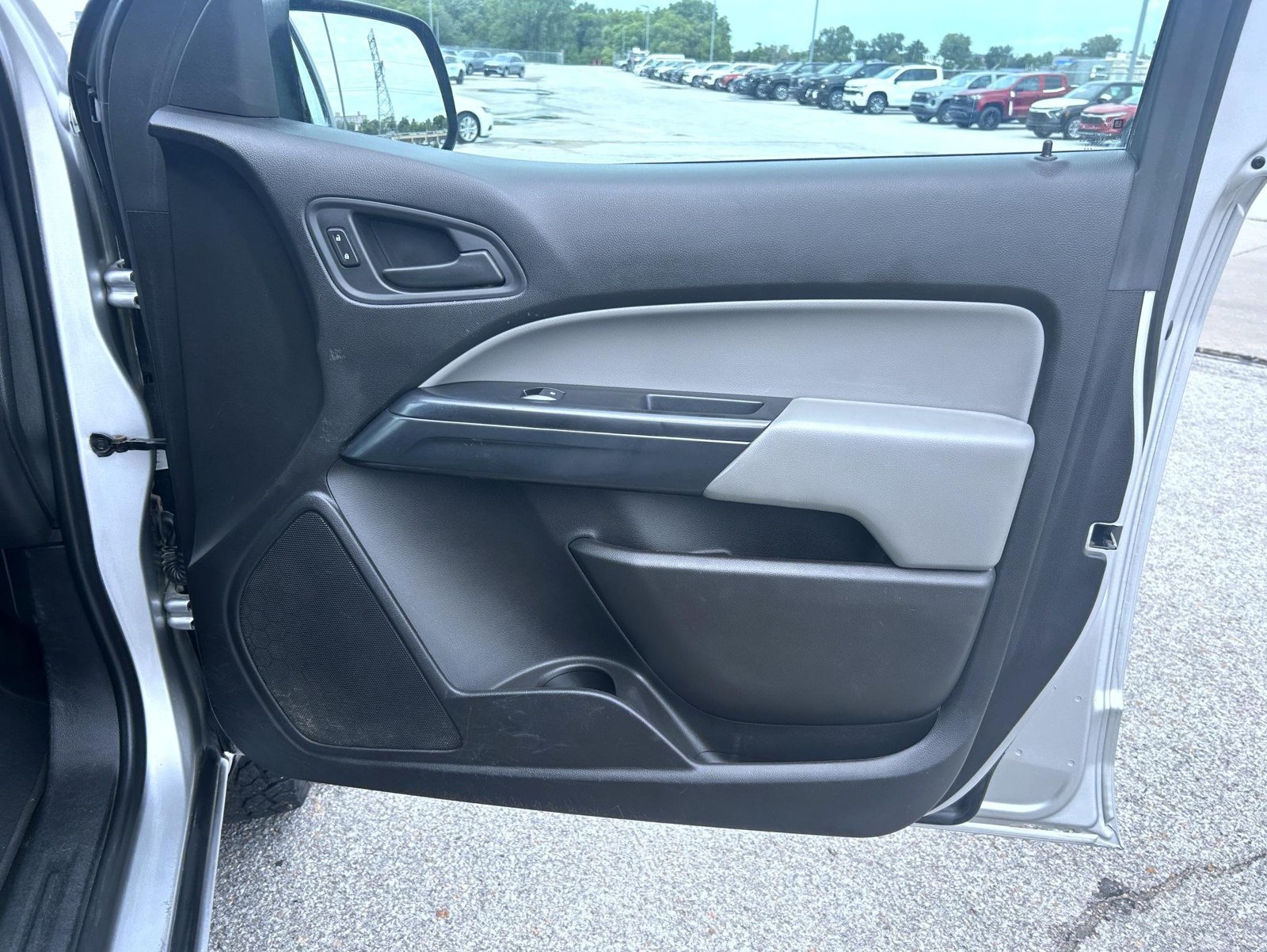 Used 2017 Silver Chevrolet Work Truck image 14
