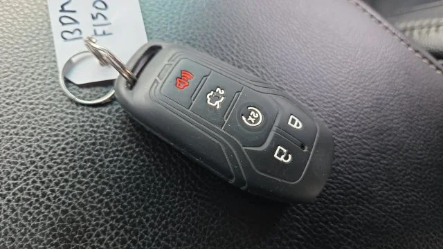 Used 2015 Black Ford  image 22