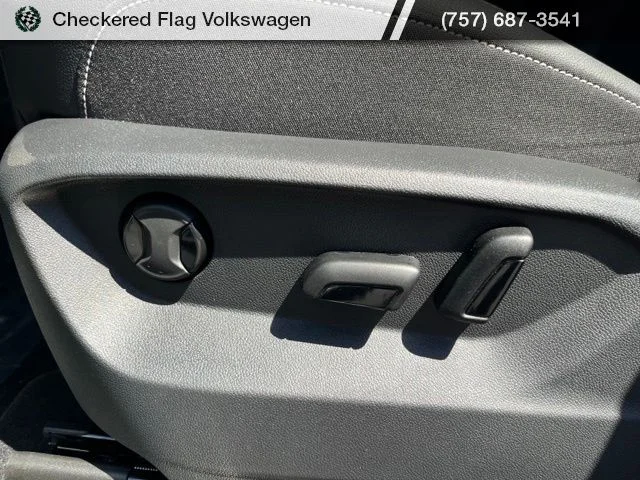 New 2026 White Volkswagen 2.0T SE w/Technology image 25