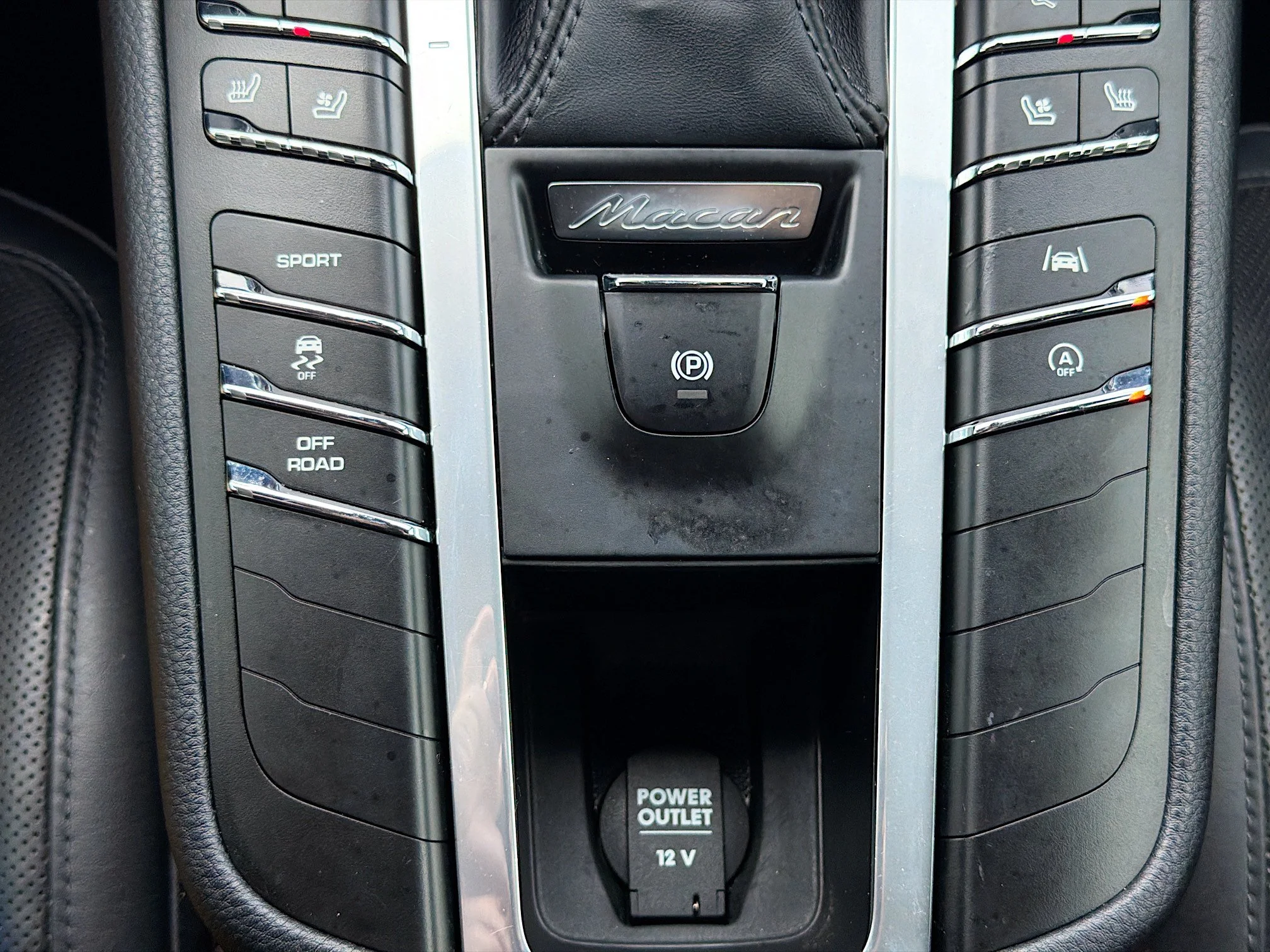 Used 2019 Jet Black Metallic Porsche Base image 30