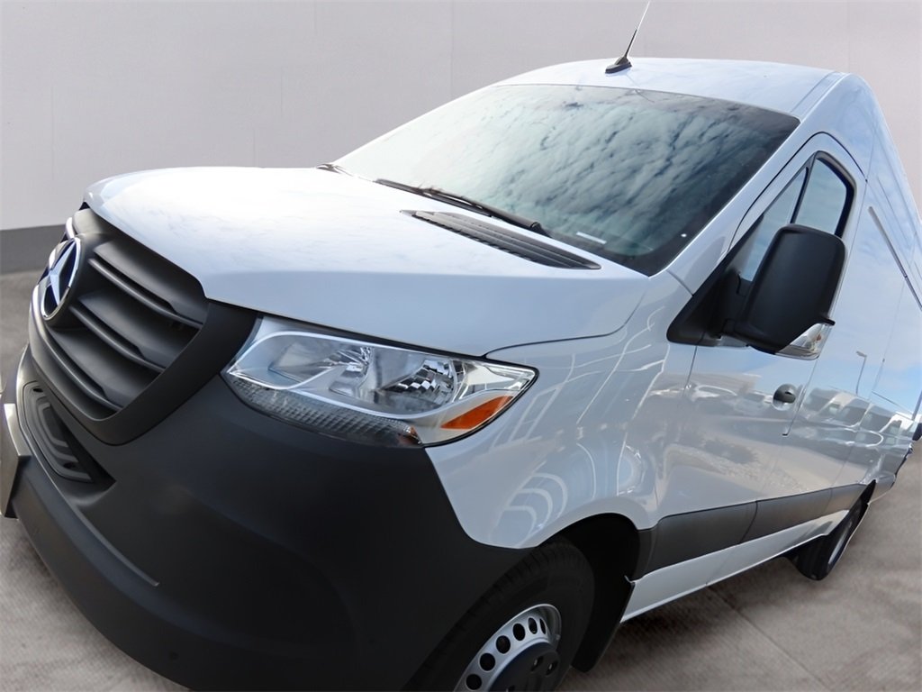 Used 2024 Mercedes-Benz Sprinter Cargo Van Base with VIN W1Y8ND3Y7RT175687 for sale in Kansas City