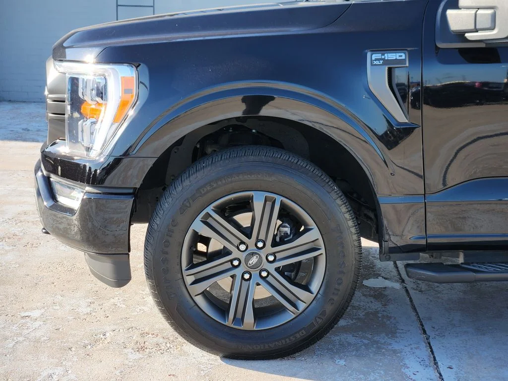 Used 2022 Agate Black Metallic Ford XLT image 9