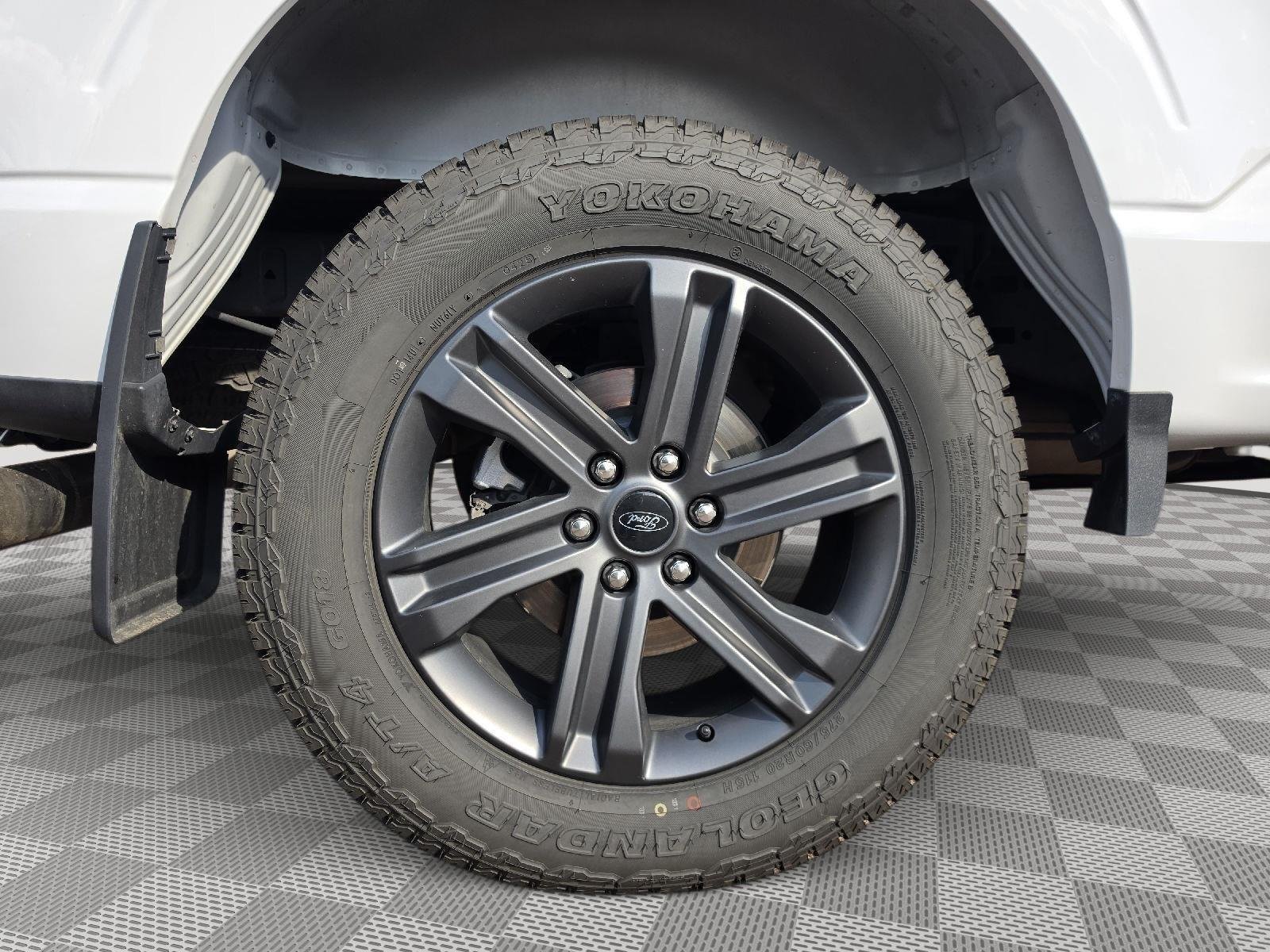Used 2023 Oxford White Ford XLT image 18