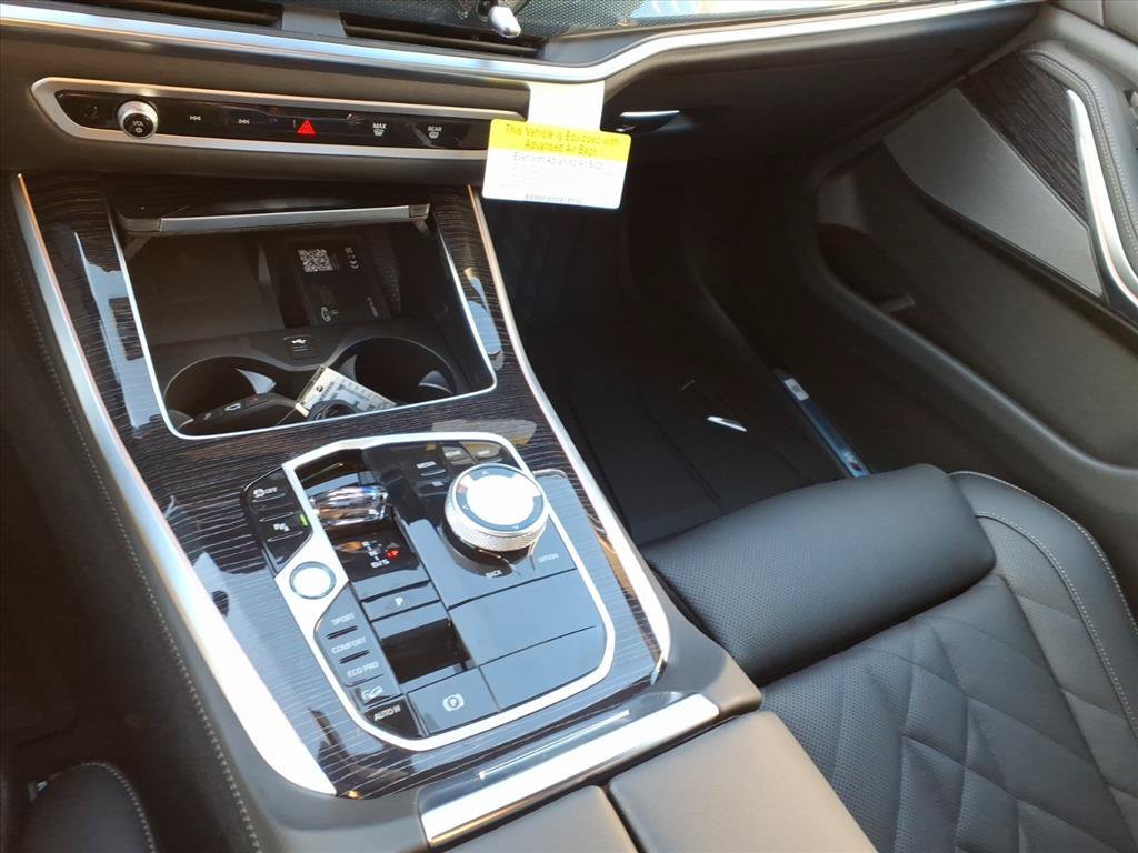 Used 2026 Mineral White Metallic BMW xDrive40i image 10