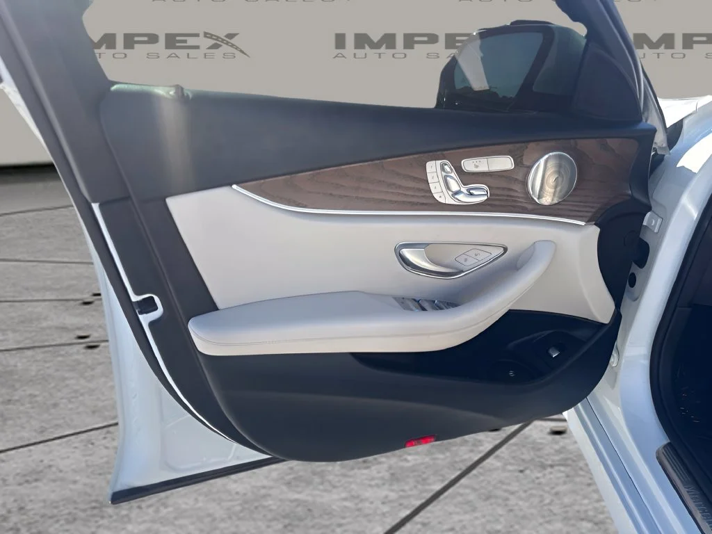 Used 2023  Mercedes-Benz E 450 image 22