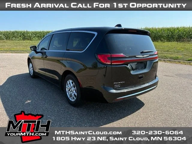 Used 2023 Black Chrysler Touring image 6