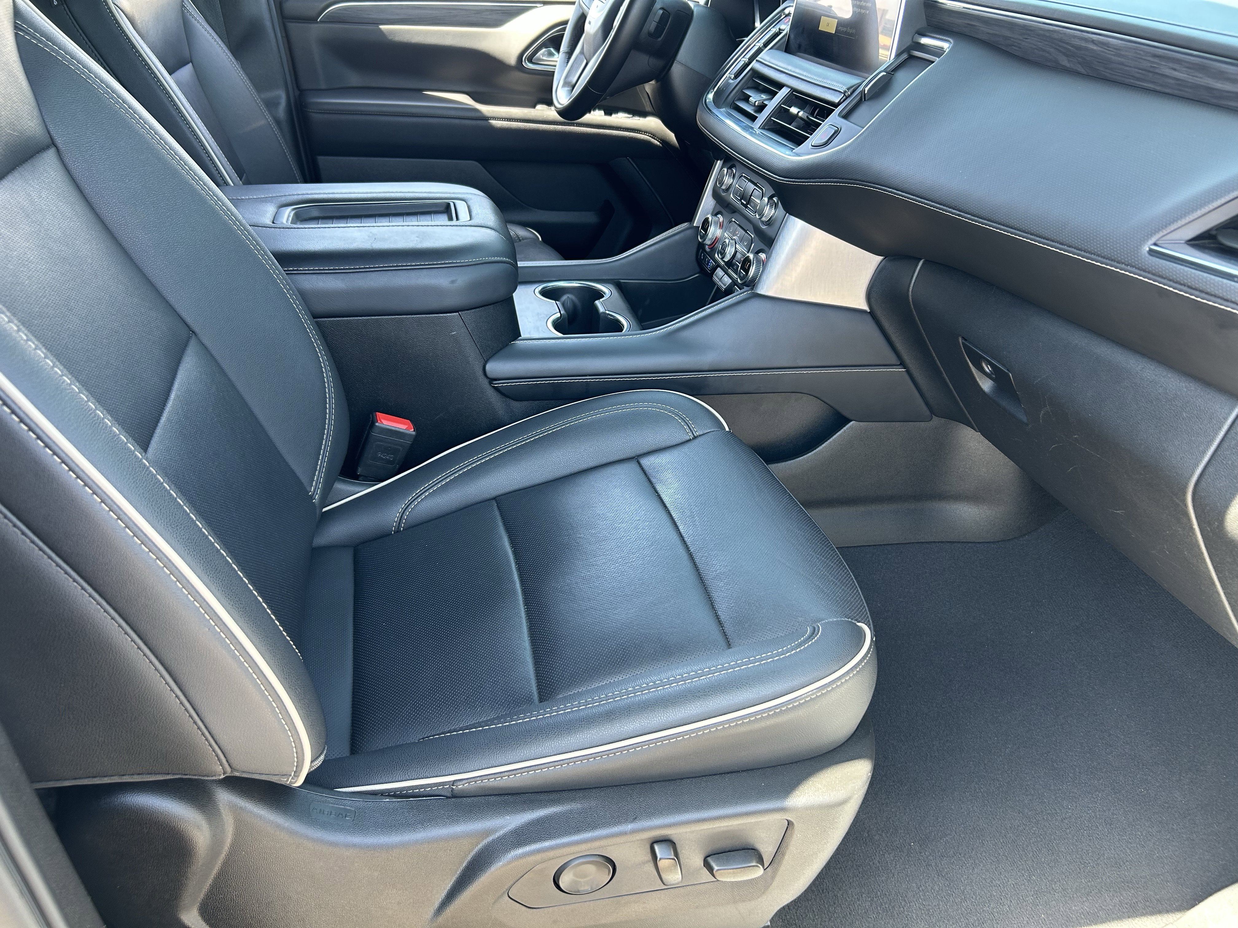 2024 GMC Yukon SLT - Photo 12