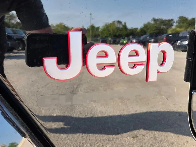 New 2026 Black Clear-Coat Exterior Paint Jeep Rubicon image 12