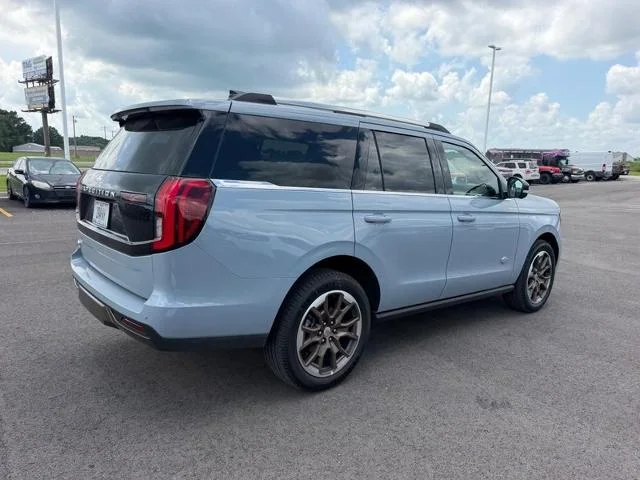 New 2027 Glacier Gray Metallic Tri-Coat Ford King Ranch® image 30