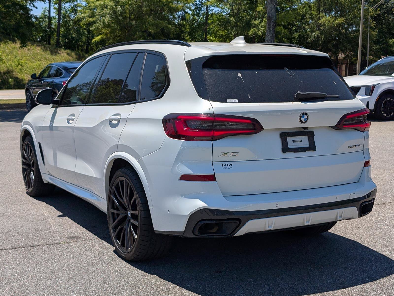 Used 2022 Mineral White Metallic BMW xDrive40i image 12