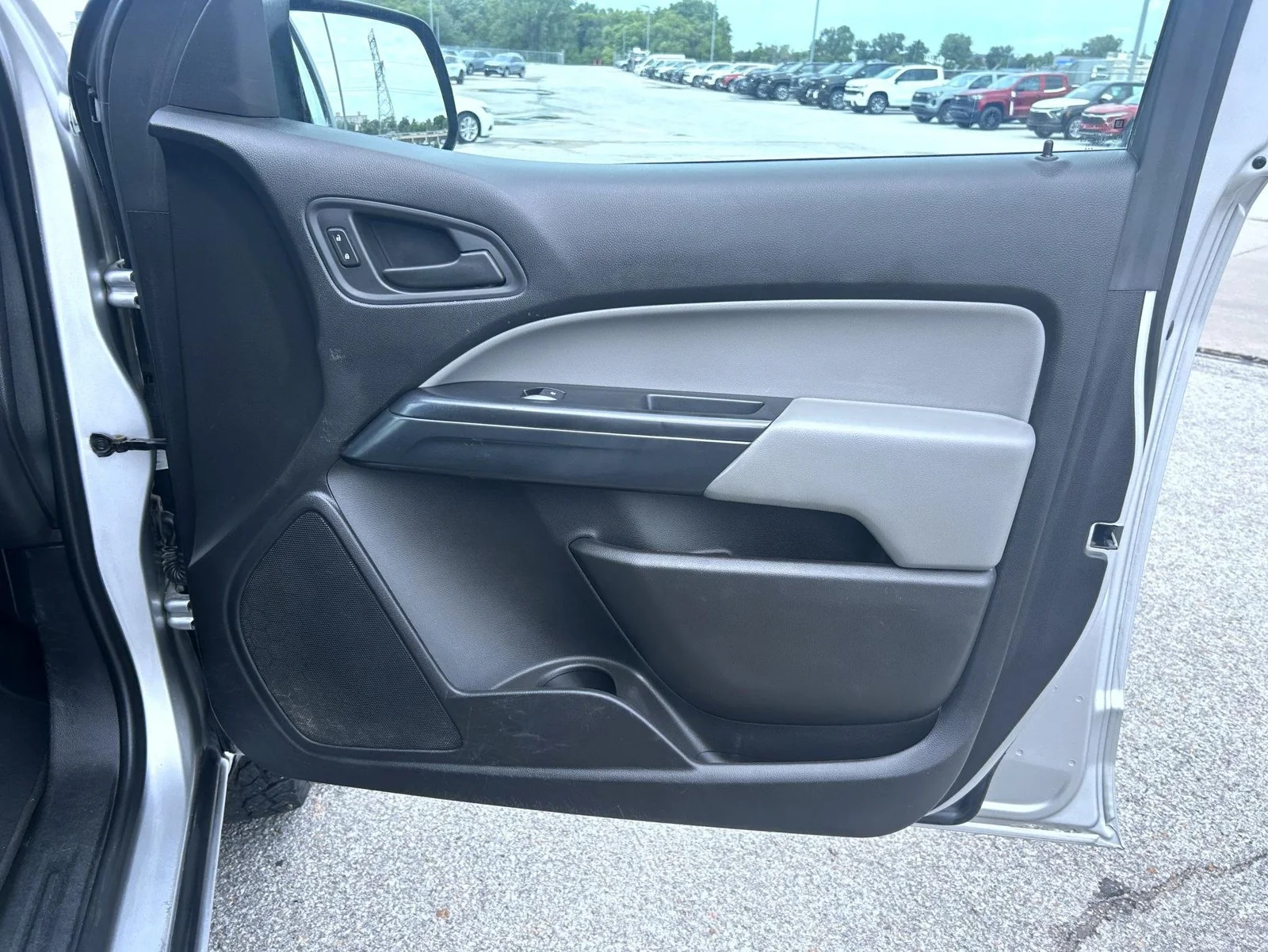 Used 2017 Silver Chevrolet Work Truck image 14