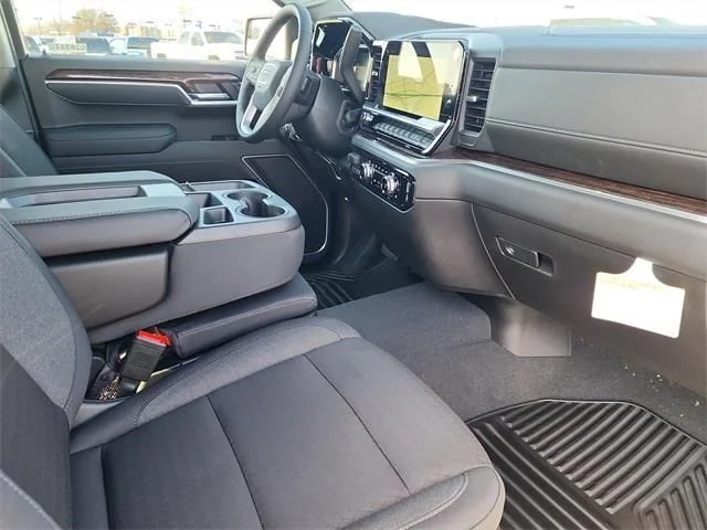 New 2026 White GMC Elevation image 17