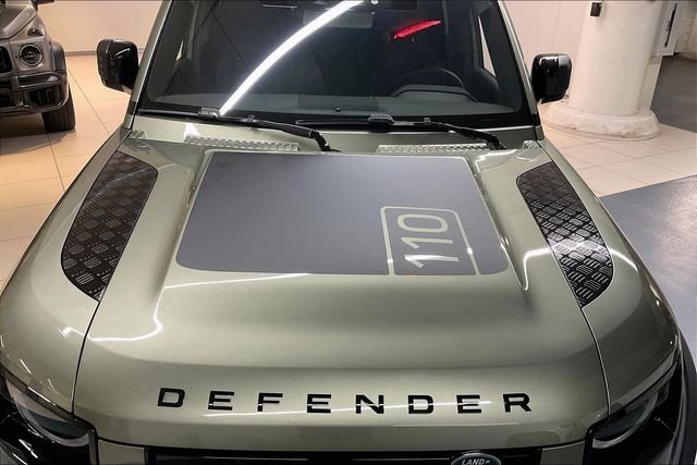 Used 2020 Green Land Rover First Edition image 31