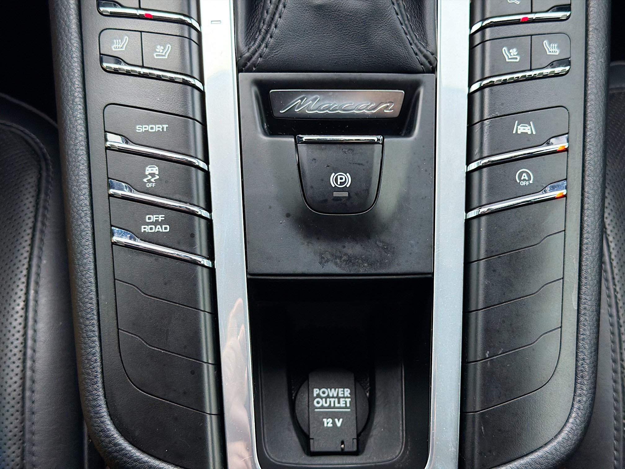 Used 2019 Jet Black Metallic Porsche Base image 30