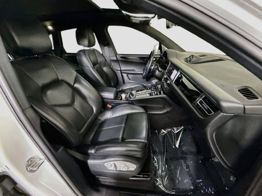 Used 2024 White Porsche Base image 25