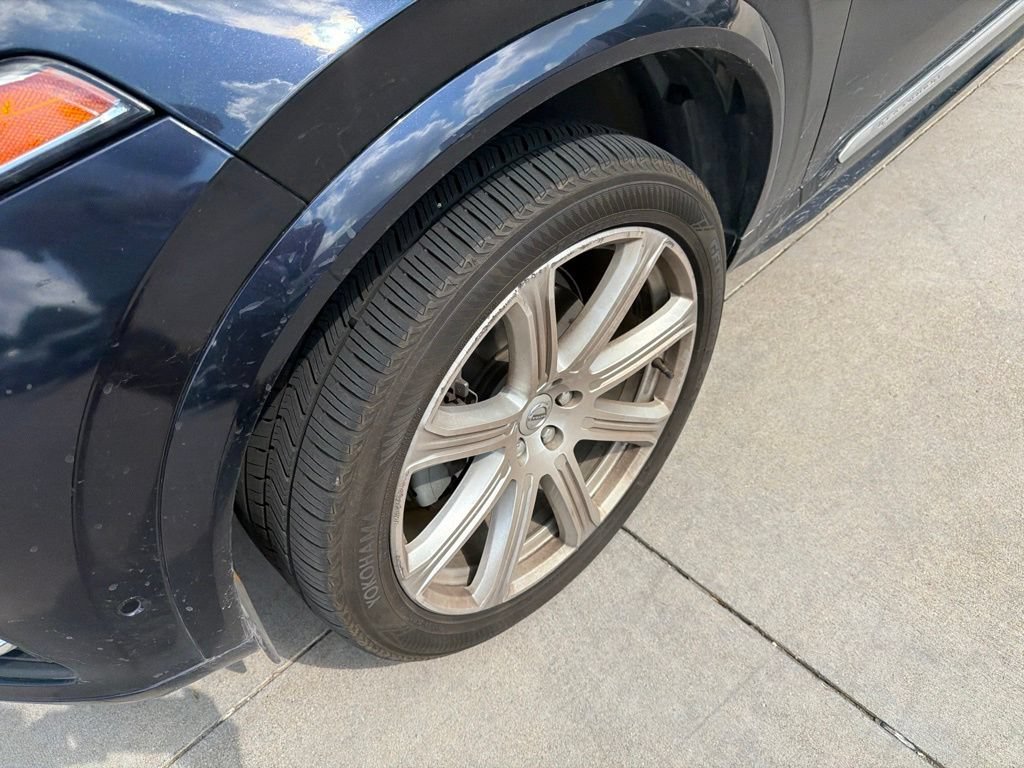 Used 2019 Magic Blue Metallic Volvo T6 Inscription image 10