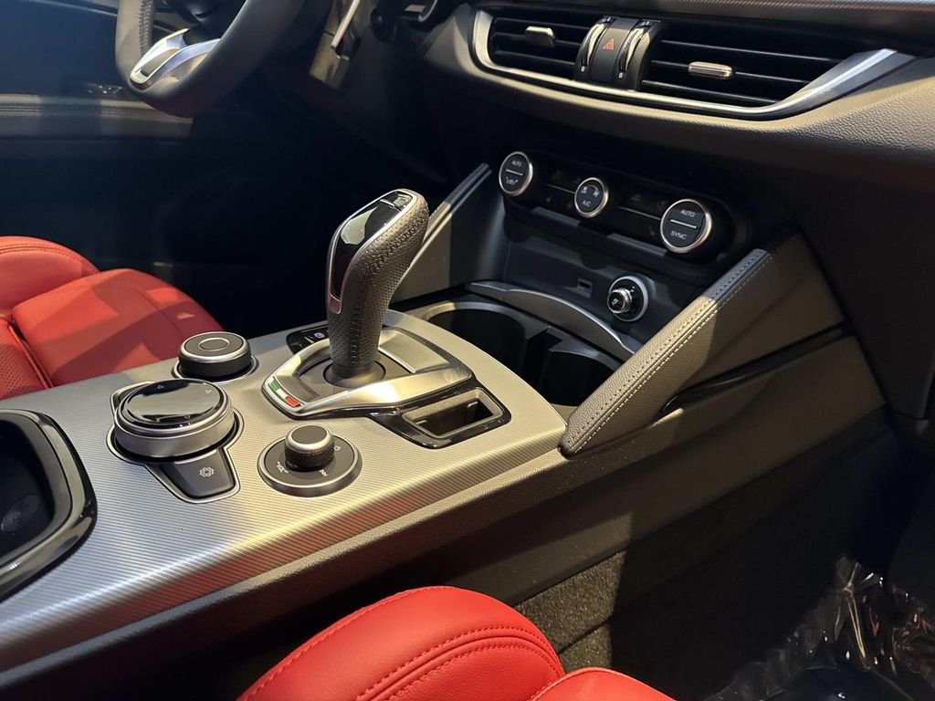 2026 Alfa Romeo Stelvio Base - Photo 29