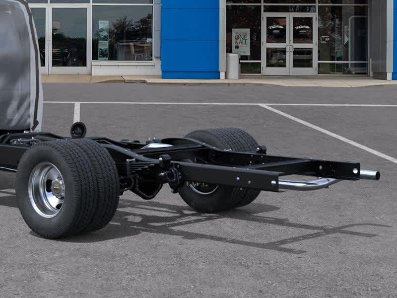 New 2026 Summit White Chevrolet 1WT image 11