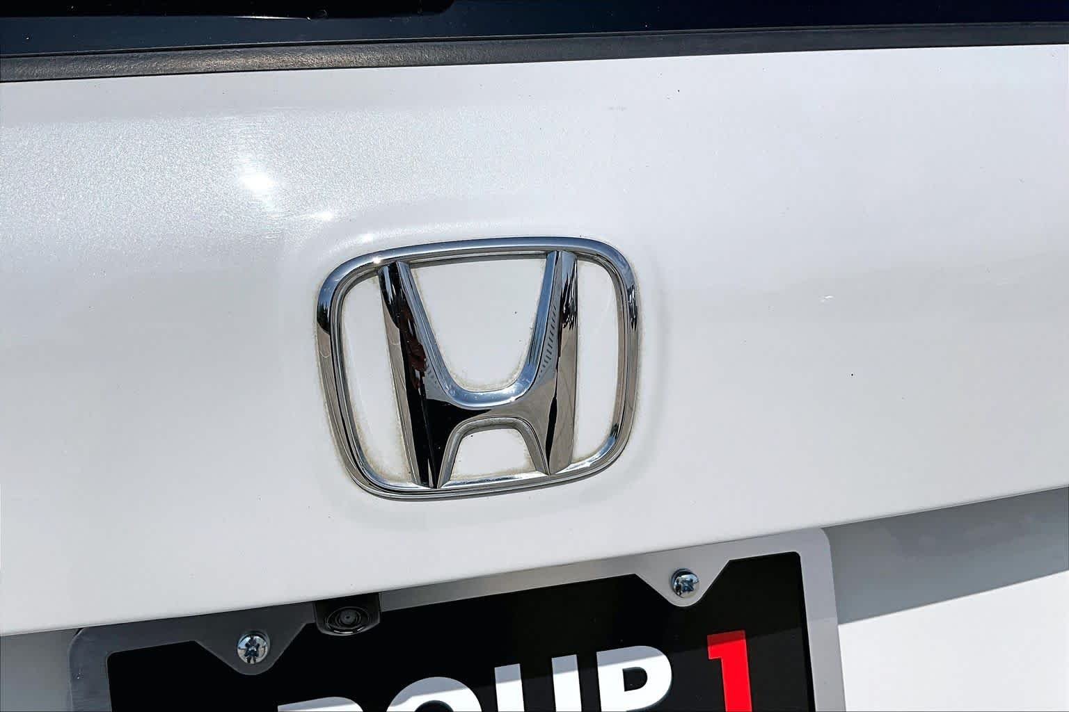 Used 2020 Platinum White Pearl Honda EX-L image 10