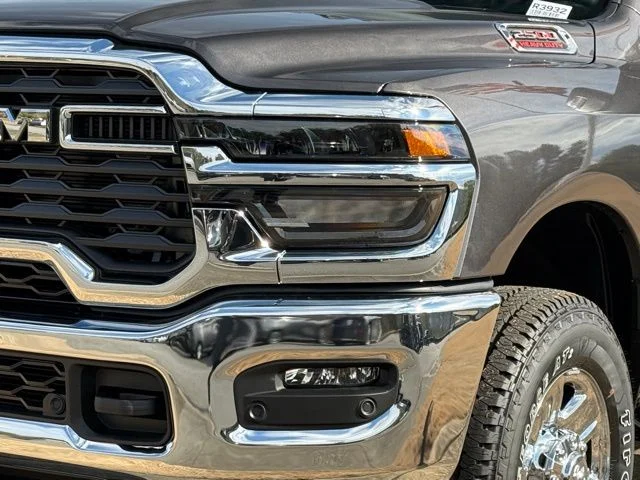 New 2026 Granite Crystal Metallic Clear-Coat Exterior Paint RAM Tradesman image 11