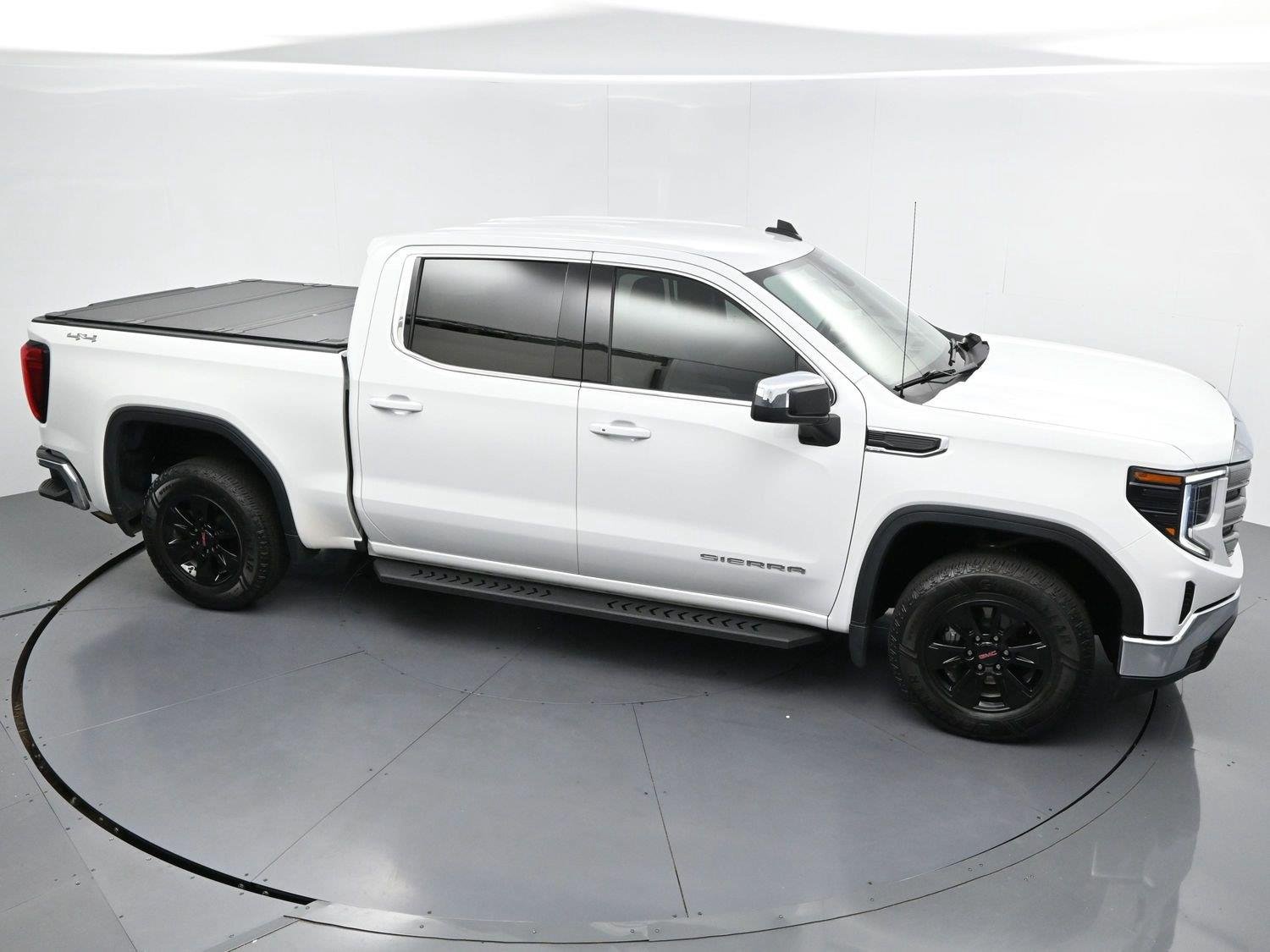 Used 2024 Summit White GMC SLE image 35